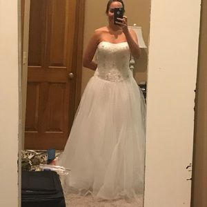Jewel by David’s Bridal Ballgown Size 8